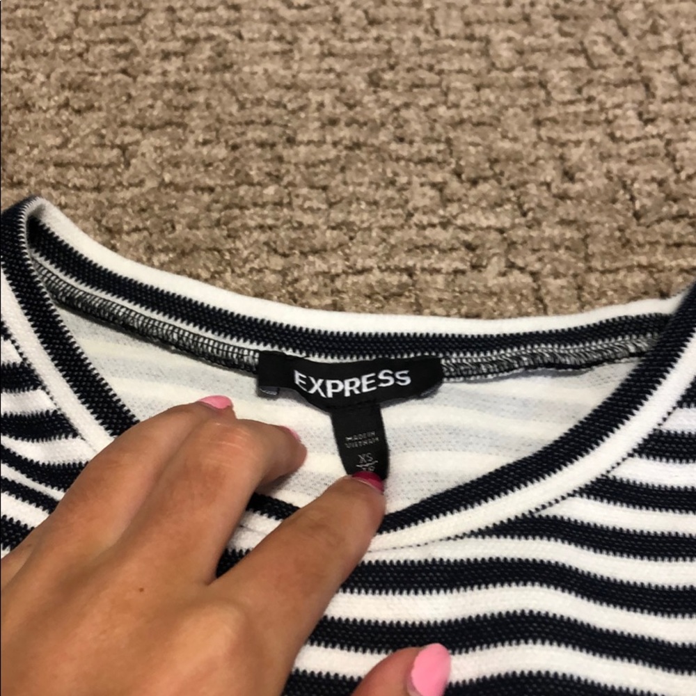 Express top - Picture 2 of 2